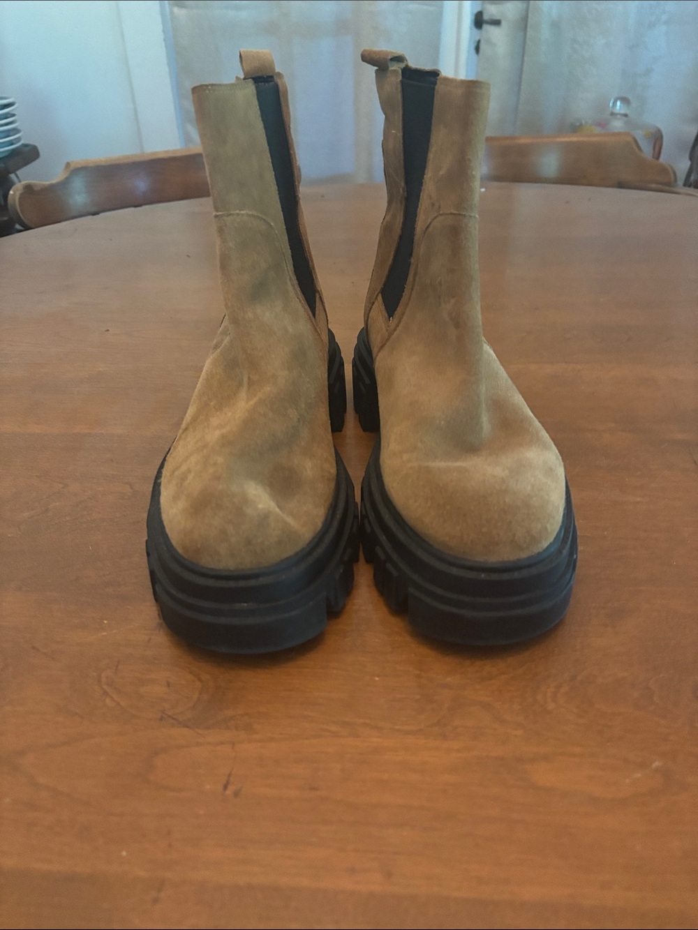 Marc Fisher LTD Meron Elk Suede Platform Chelsea Boots Size 8 M